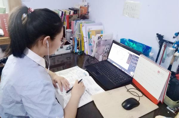 郑州49中学生线上学习 (4) 郑州49中学生线上学习 (4)